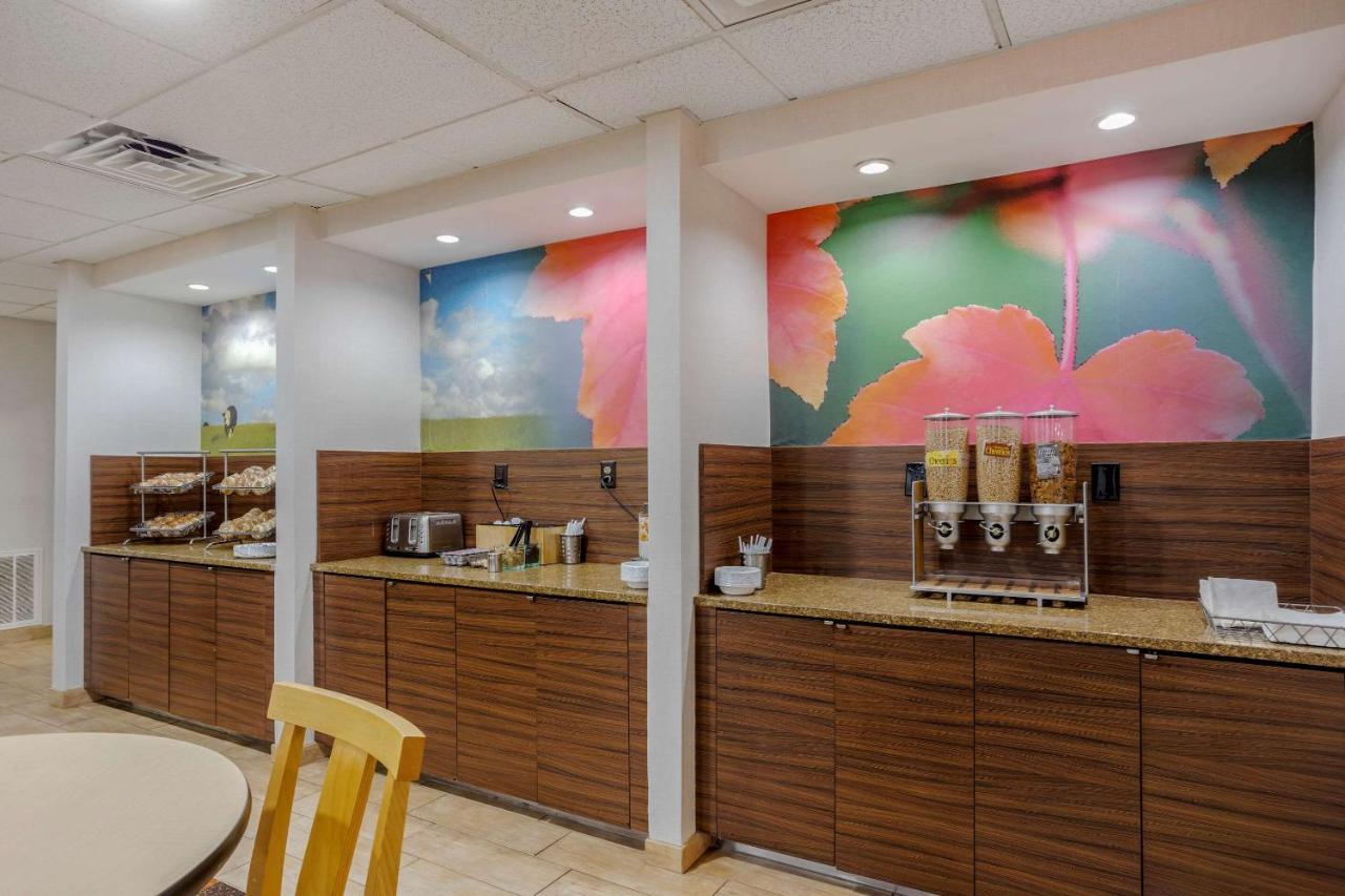 Comfort Inn & Suites Mt Laurel-Philadelphia Mount Laurel Esterno foto