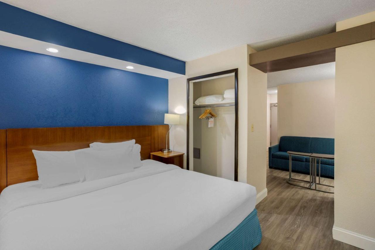 Comfort Inn & Suites Mt Laurel-Philadelphia Mount Laurel Esterno foto