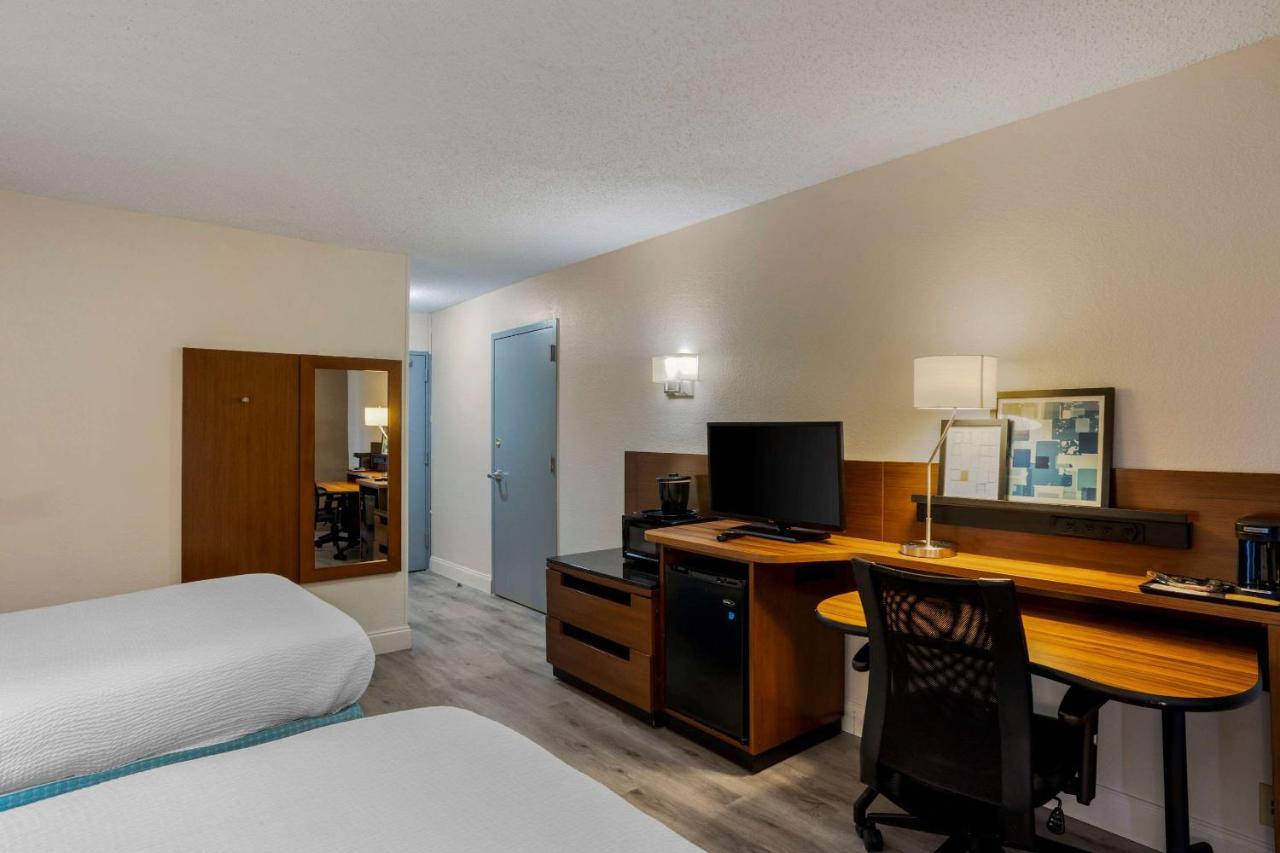 Comfort Inn & Suites Mt Laurel-Philadelphia Mount Laurel Esterno foto