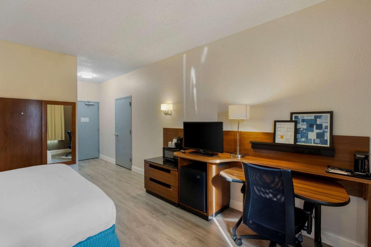 Comfort Inn & Suites Mt Laurel-Philadelphia Mount Laurel Esterno foto