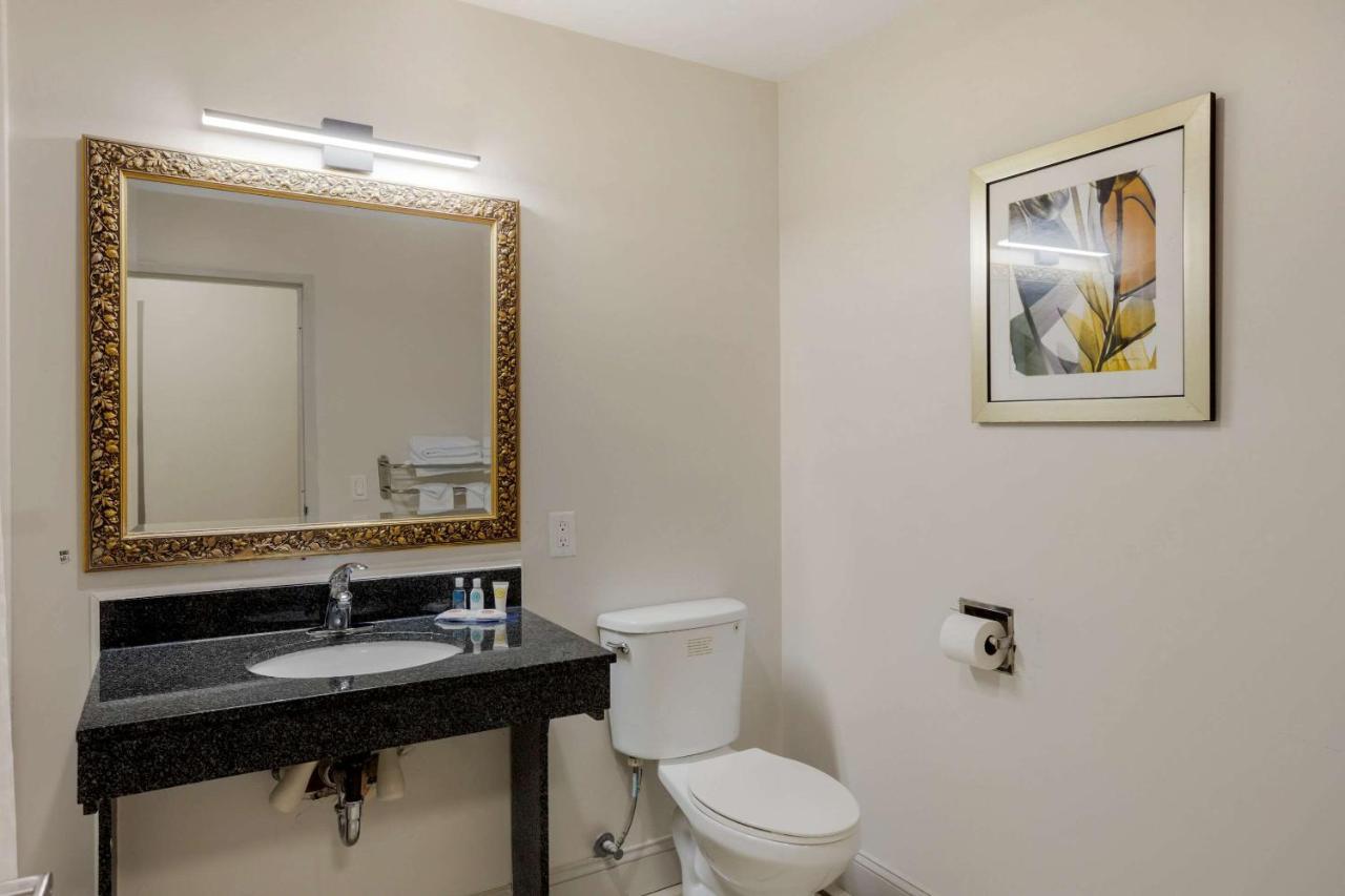 Comfort Inn & Suites Mt Laurel-Philadelphia Mount Laurel Esterno foto