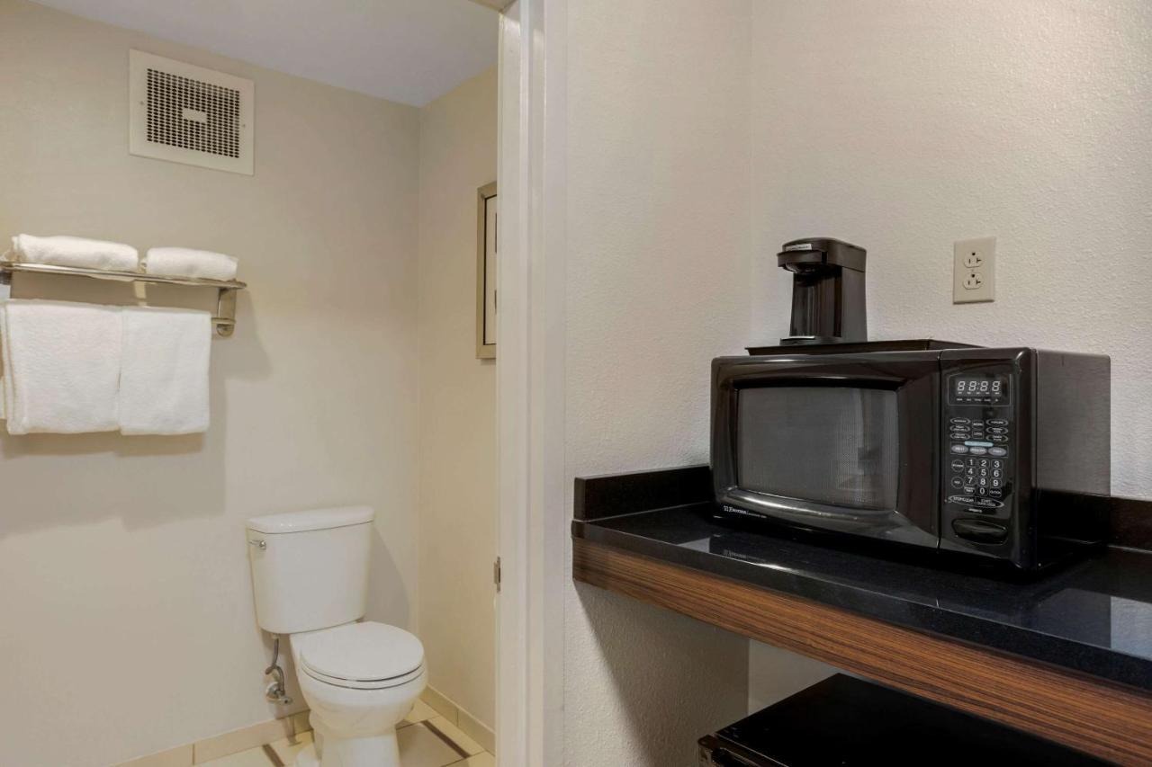 Comfort Inn & Suites Mt Laurel-Philadelphia Mount Laurel Esterno foto