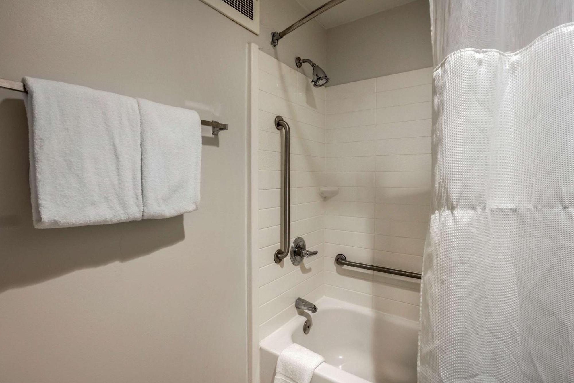 Comfort Inn & Suites Mt Laurel-Philadelphia Mount Laurel Esterno foto
