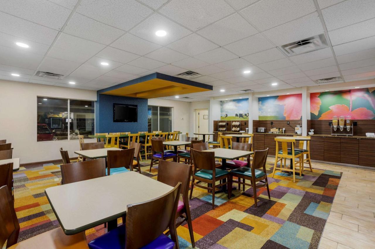 Comfort Inn & Suites Mt Laurel-Philadelphia Mount Laurel Esterno foto